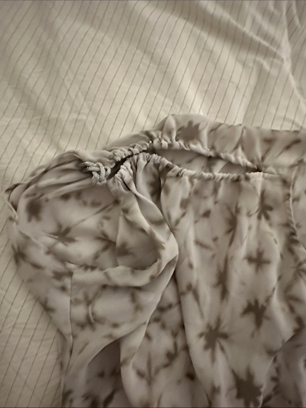 Juicy Couture Cold Shoulder Tie-Dye Blouse Brown and Cream - L - Picture 5 of 7